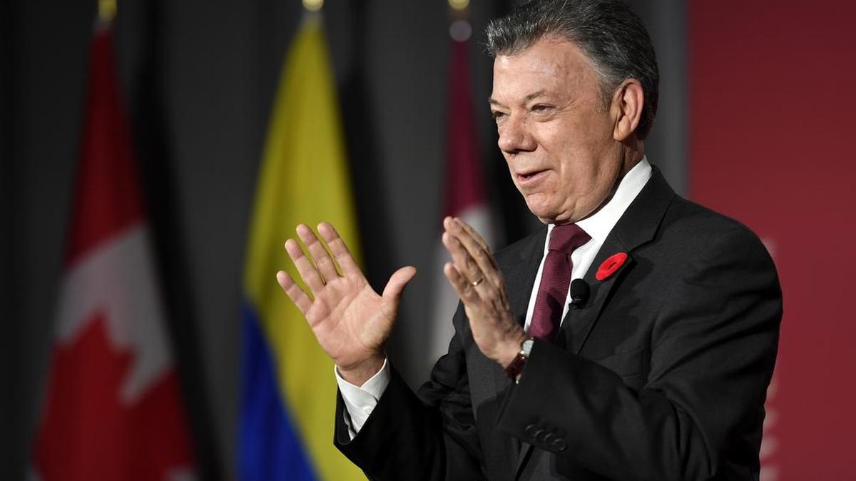 El presidente de Colombia, Juan Manuel Santos, habla en la Universidad de Ottawa, en Canadá, el 30 de octubre.