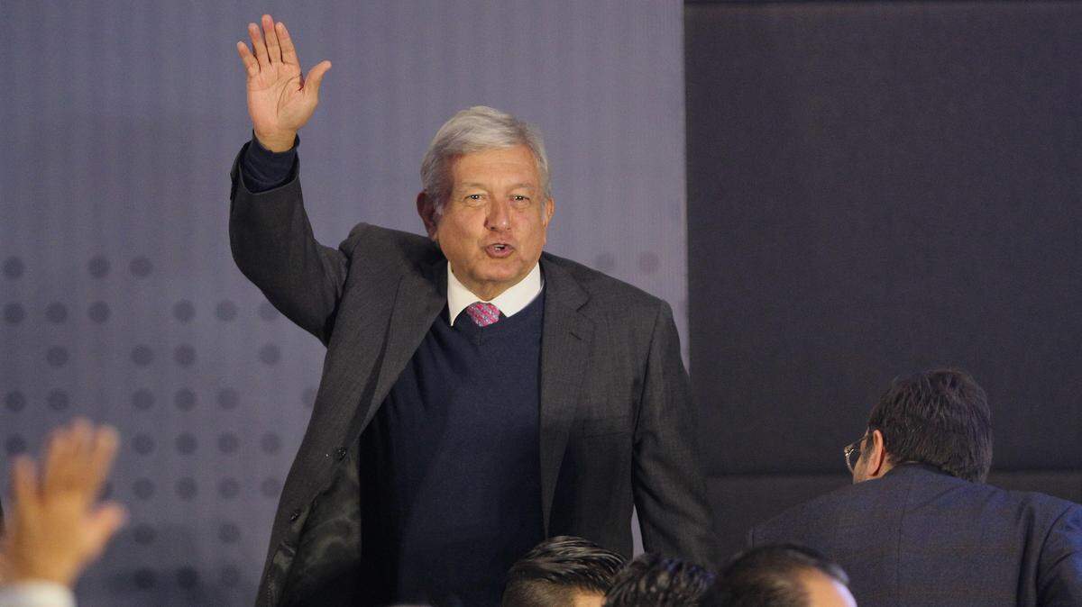 “¿Por qué no corregimos los inconvenientes y ajustamos lo que vale la pena salvar en lugar de deshacerlo todo y movernos en la otra dirección del péndulo, como promete hacer Andrés Manuel López Obrador en México para terror de los inversionistas?”, escribe el analista Carlos Alberto Montaner.