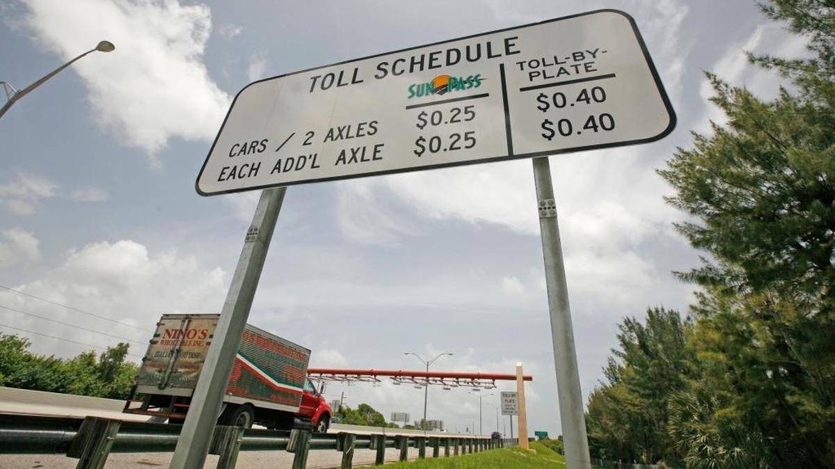 Una vista desde la autopista Snapper Creek, una de las cinco autopistas de peaje administradas por la Autoridad de Autopistas de Miami-Dade (MDX).