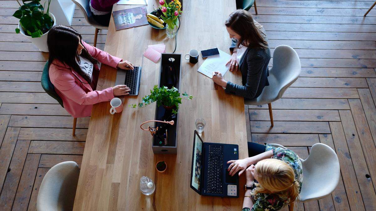 Cuando las empresas enfrenta situaciones difíciles, la comunicación es clave. Esto permitirá construir y diseñar mejores estrategias de manera eficiente y eficaz.