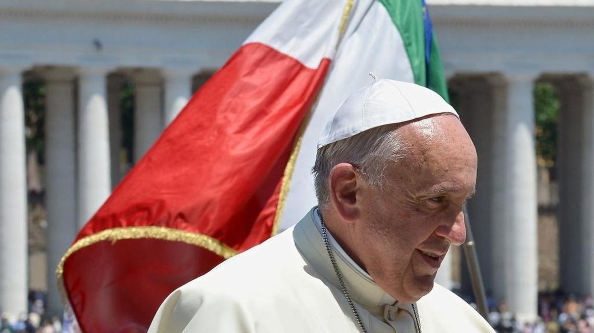 
El papa Francisco en la plaza San Pedro en el Vaticano, en junio del 2014. 
