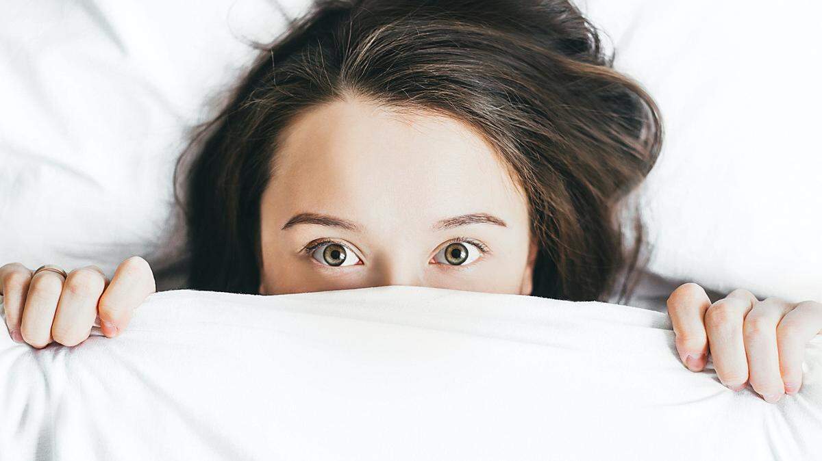 La meditación es una práctica que ayuda a combatir el insomnio, y esta técnica tienen un impacto positivo en el bienestar mental y corporal. 