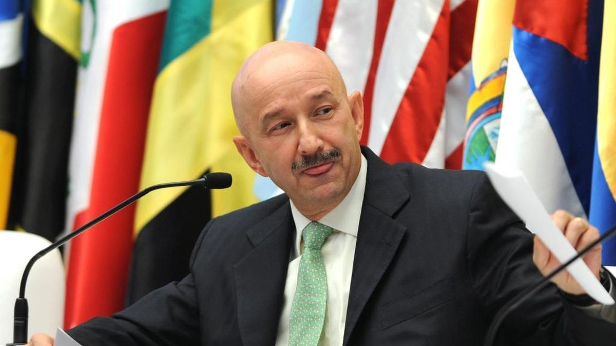 El ex presidente mexicano Carlos Salinas de Gortari (1988-94) en foto de archivo. Se considera que subió al poder por el fraude auspiciado por su partido, el PRI.