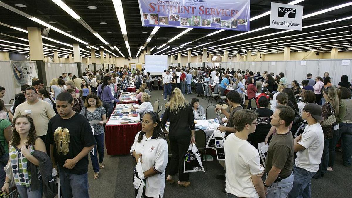 La Feria Anual Universitaria (Miami National College Fair) ofrece información para ayudar a los graduados de secundaria a conocer qué oportunidades universitarias hay disponibles.