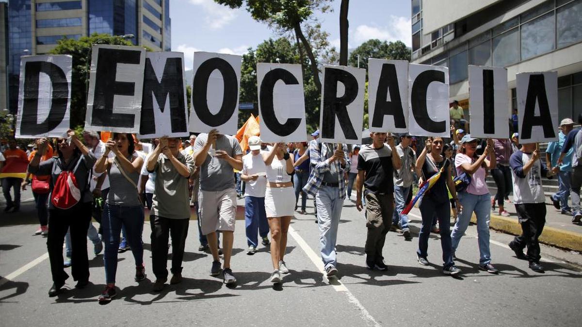 Manifestantes antigubernamentales protestan en Caracas contra el gobierno de Nicolás Maduro, el pasado 12 de agosto.