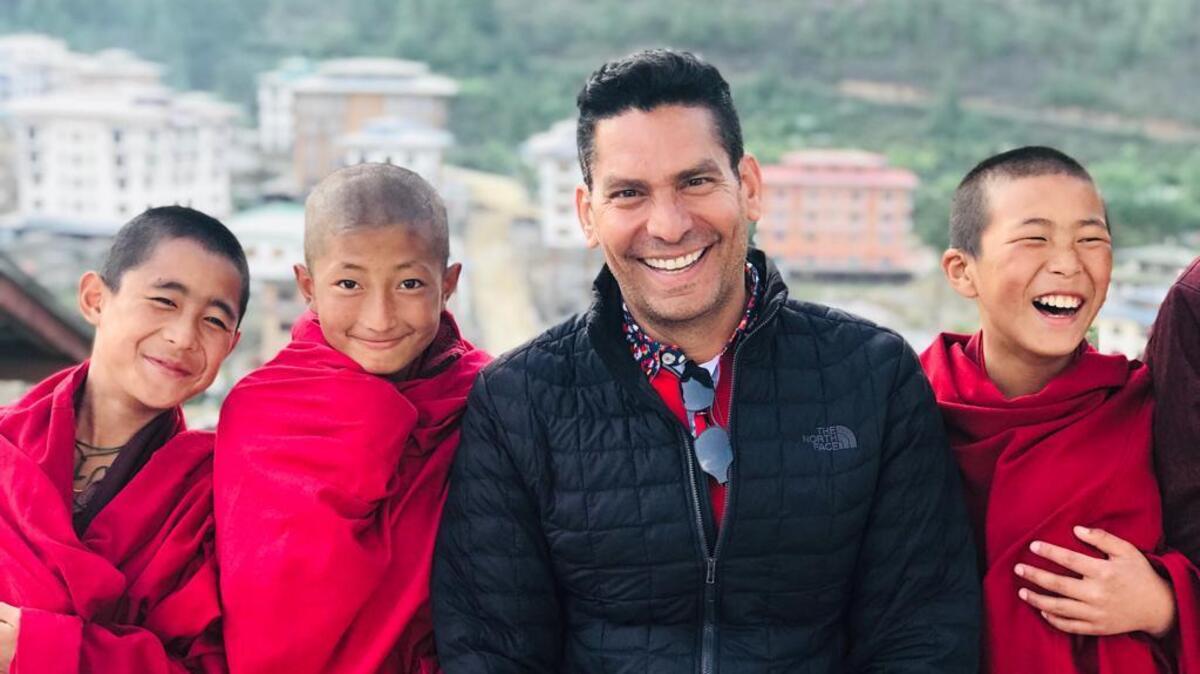 Ismael Cala durante su visita a Bután.