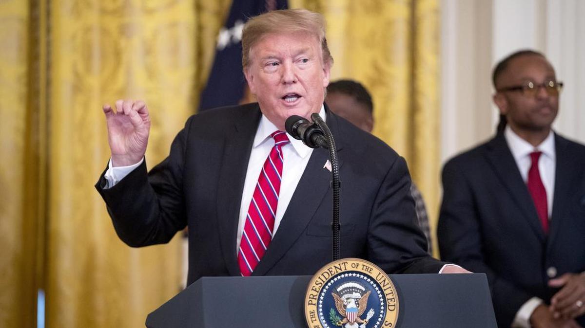 El presidente Donald Trump celebra la Ley del Primer Paso (First Step Act), parte de las reforma al sistema penitenciario, el lunes en la Casa Blanca.