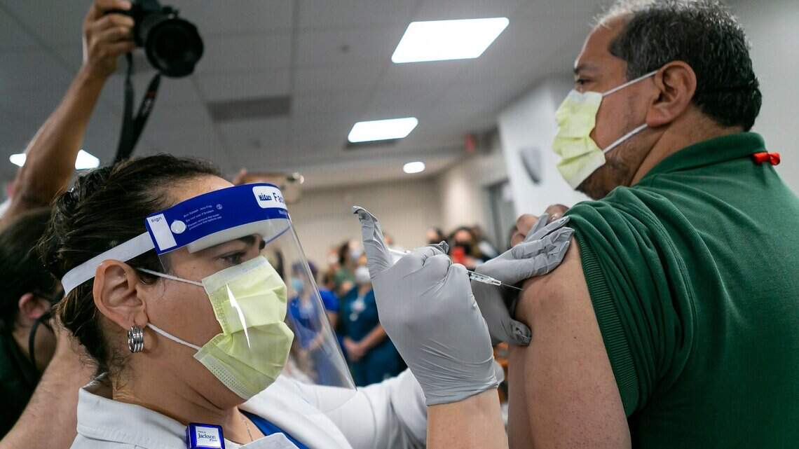 Florida marca nuevo récord en Año Nuevo: más de 31,000 casos de COVID-19 reportados en dos días