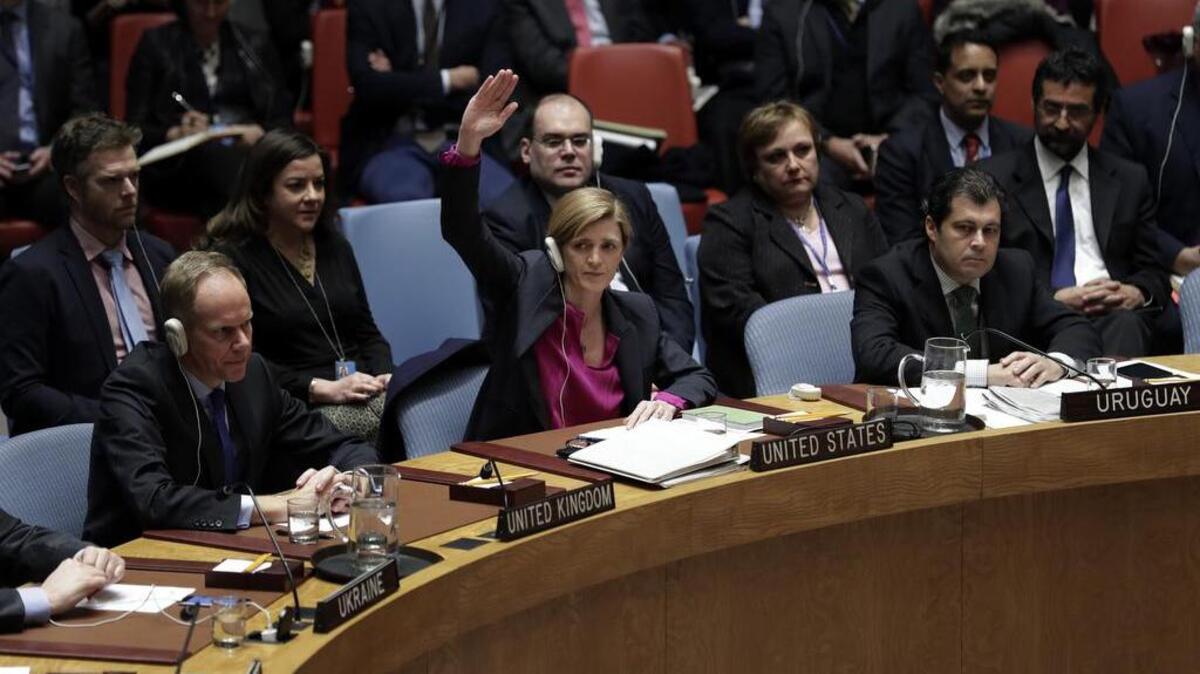Samantha Power, embajadora de Estados Unidos ante la ONU, vota el pasado 23 de diciembre en la sede de la organización mundial por la abstención en una resolución conjunta que exige a Israel poner fin a la construcción de asentamientos en Cisjordania.