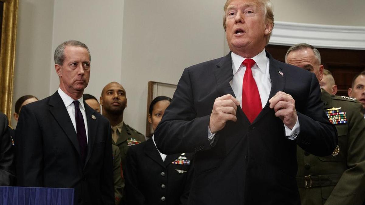 El presidente Donald Trump se dirige a la prensa después de firmar la Ley de Autorización de Defensa Nacional en la Casa Blanca, el pasado 12 de diciembre.