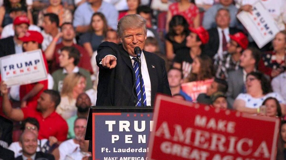 Donald Trump, en un acto de campaña en Sunrise, asevera que Obama es fundador de ISIS.