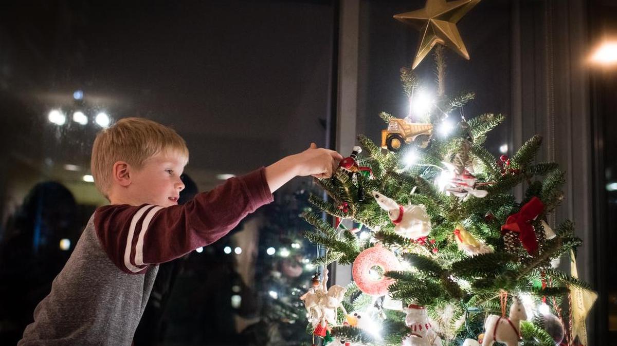 La celebración de la Navidad nos recuerda que Dios no está lejos, sino muy cerca de nosotros.