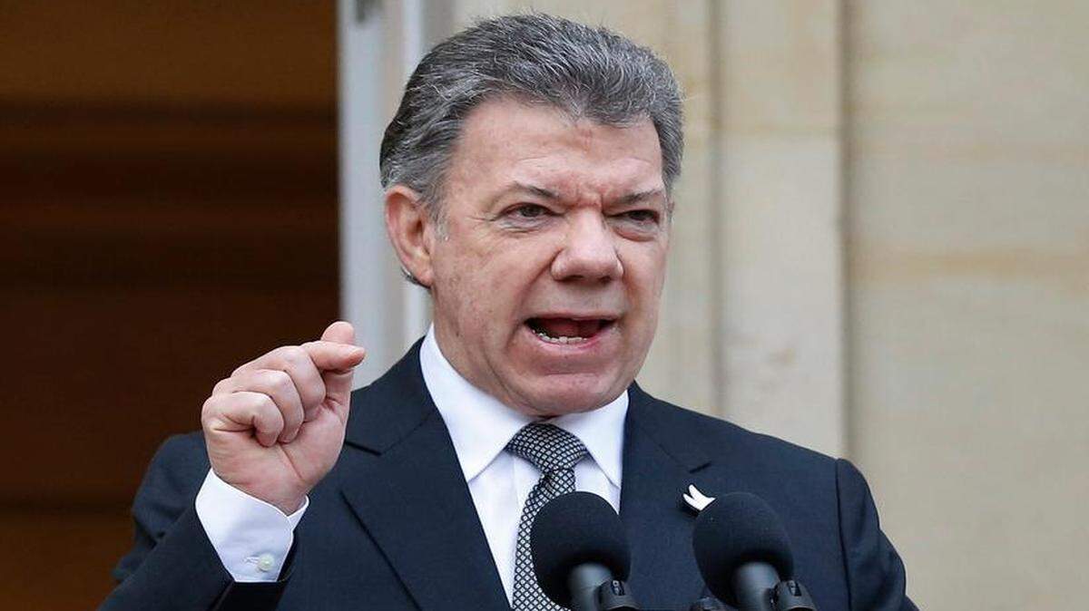 
El presidente de Colombia, Juan Manuel Santos, reanudó los bombardeos contra las FARC tras un ataque de la guerrilla.
