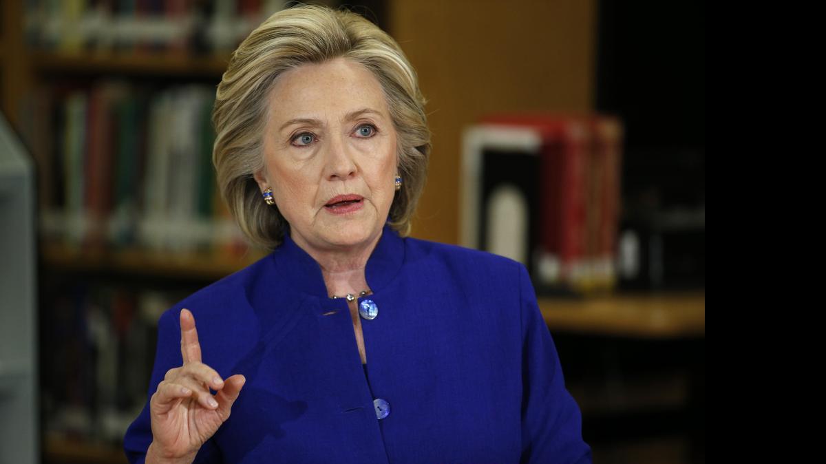 
La aspirante presidencial demócrata Hillary Rodham Clinton ha prometido ayudar a los indocumentados.
