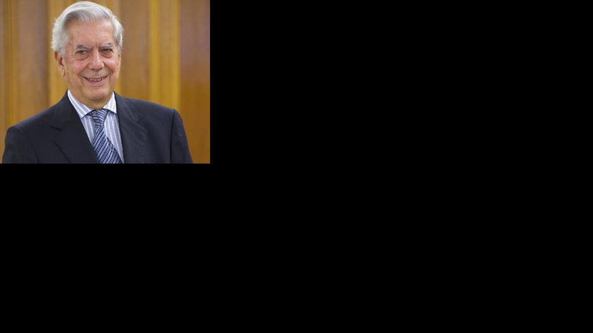 
El escritor Mario Vargas Llosa, premio Nobel de Literatura, posa para los fotógrafos en el Palacio de la Zarzuela, en Madrid, en el 2011.
