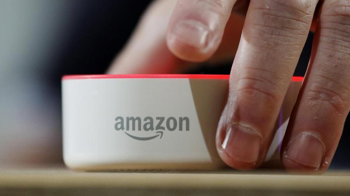 El asistente virtual Alexa en el Amazon Echo Dot puede tener una falla técnica.