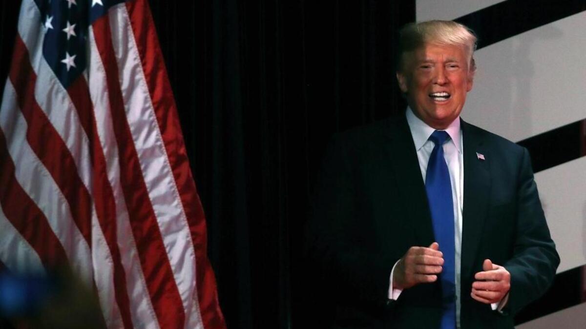 El presidente Donald Trump llega al evento anual Family Research Council's Values Voter Summit en el Omni Shorham Hotel en Washington, DC., el 13 de octubre.