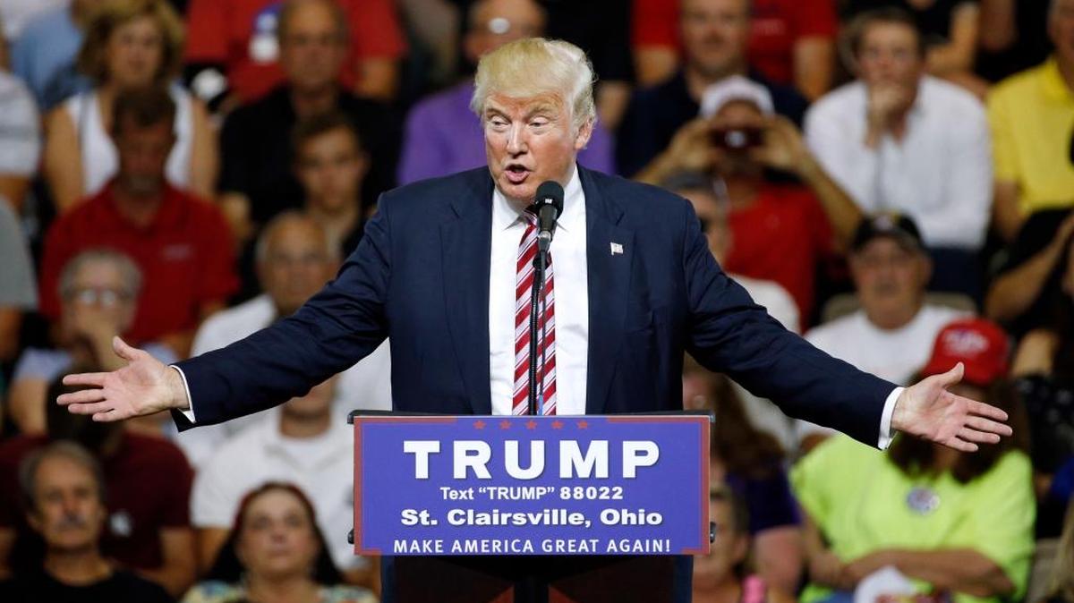 El candidato presidencial republicano Donald Trump habla en un mitin en Ohio University Eastern Campus en St. Clairsville, Ohio, el 28 de junio.