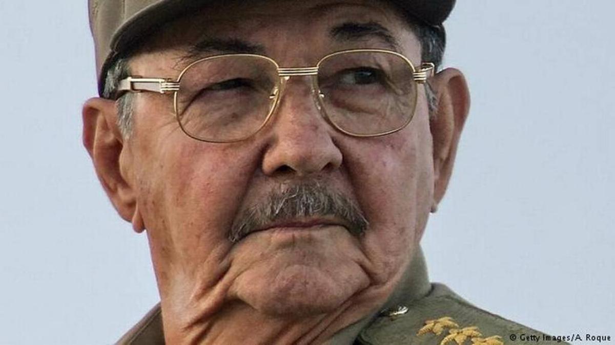 Los principales asesores del Presidente Trump le han pedido que no le dé la mano al dictador cubano Raúl Castro en la Cumbre de las Américas.