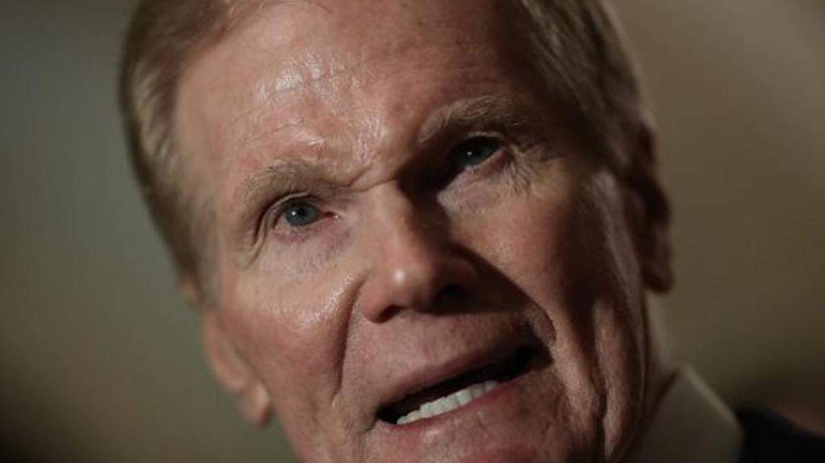 Las encuestas muestran que el senador Bill Nelson está rezagado frente al gobernador Rick Scott en la contienda electoral por un escaño en el Senado de Estados Unidos.