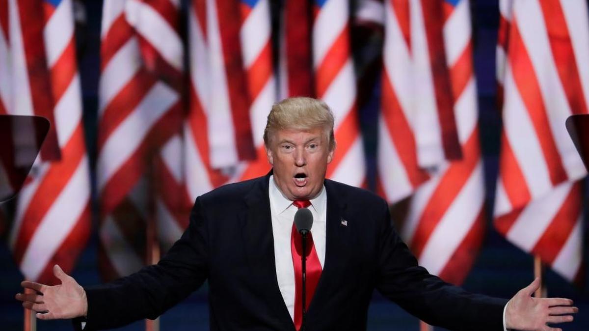 El candidato republicano Donald J. Trump pronuncia un discurso el jueves pasado, el último día de la Convención Nacional Republicana, cuando aceptó la nominación de su partido.