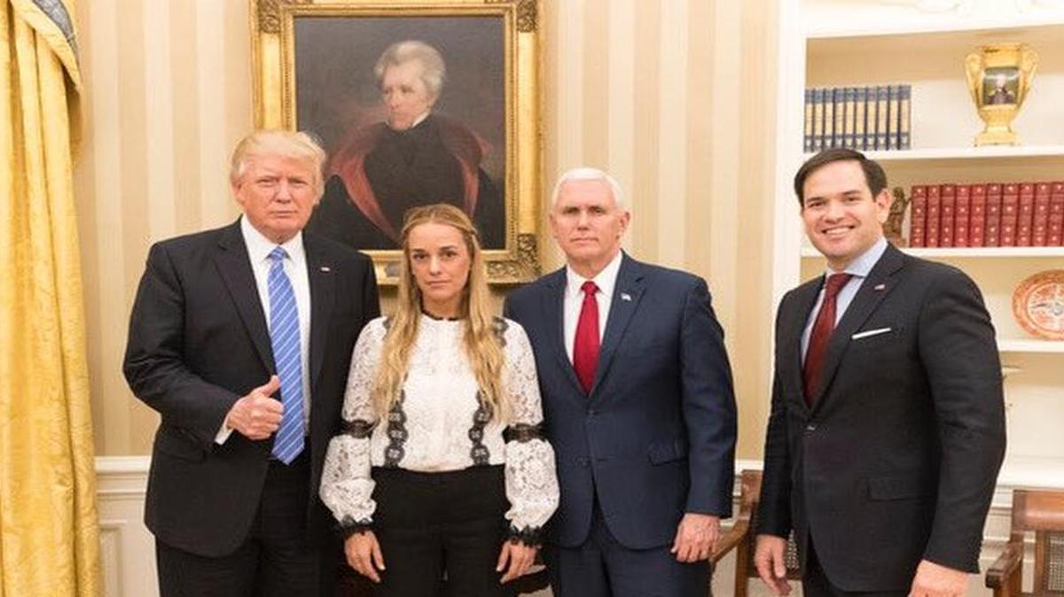 Lilian Tintori, esposa del líder opositor venezolana encarcelado Leopoldo López, es recibida por el presidente Donald Trump, el vicepresidente Mike Pence y el senador Marco Rubio en la Casa Blanca, el miércoles.
