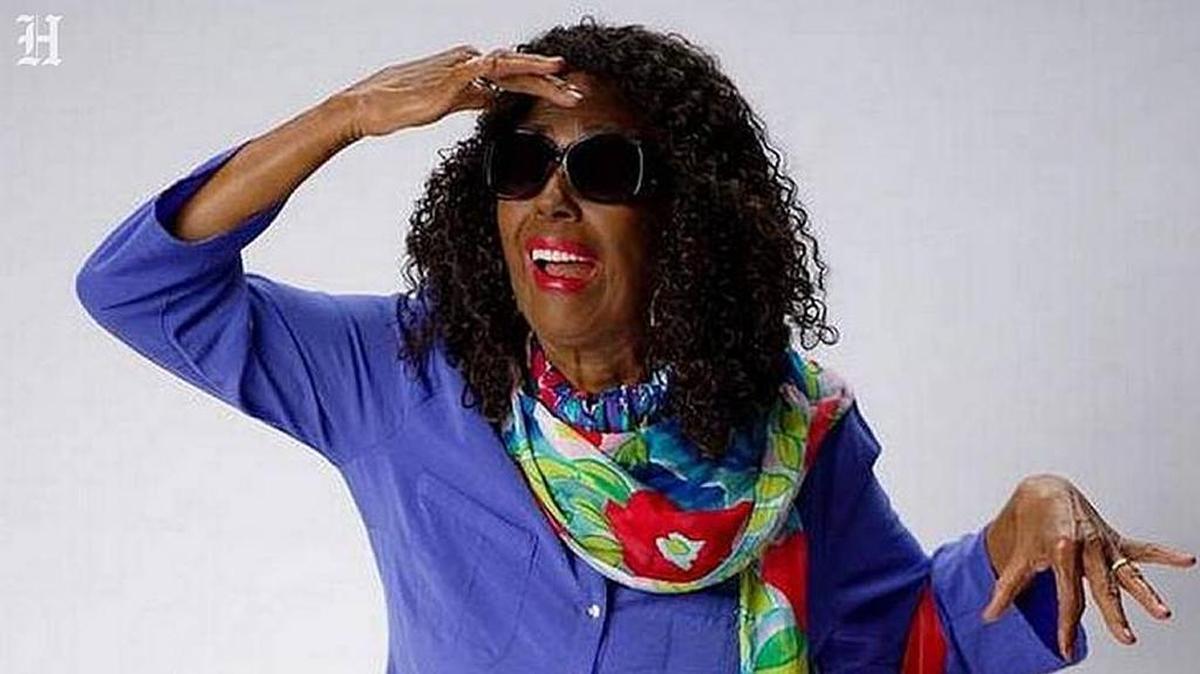 Marta Velasco, una actriz cubana blanca, en el papel de una de las tres viudas en una obra de teatro de Miami.