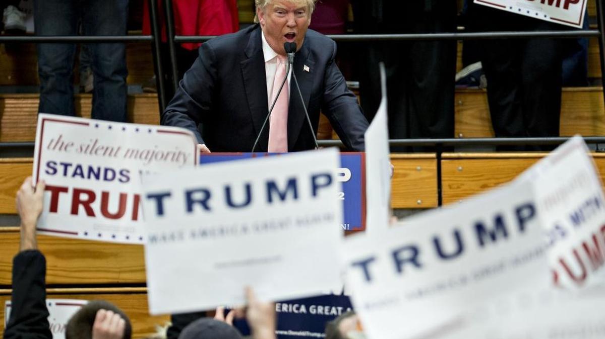 El precandidato republicano Donald Trump en un mitin de campaña en la arena de Radford University Dedmon, en Radford, Virginia, el 29 de enero.