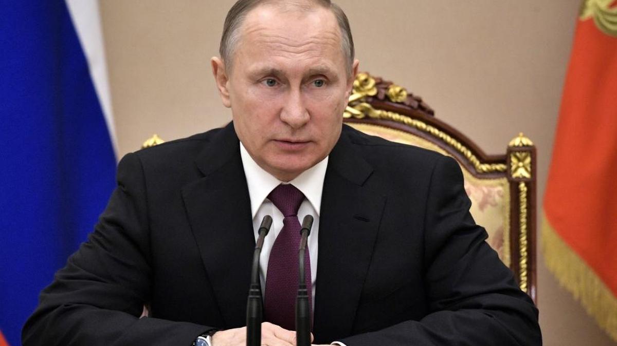 El presidente ruso Vladimir Putin preside una reunión del Consejo de Seguridad en Moscú, el 31 de marzo.