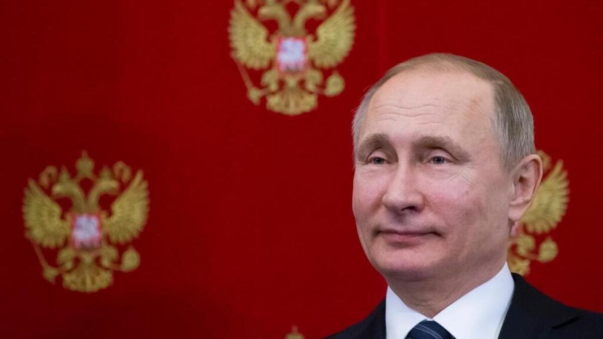 El presidente ruso, Vladimir Putin, atiende a preguntas de la prensa junto al presidente de Eslovenia, Borut Pahor, después de sus conversaciones en el Kremlin en Moscú, Rusia, el 10 de febrero.
