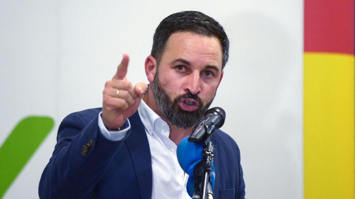 Santiago Abascal, líder del partido de extrema derecha VOX, da un discurso el 26 de noviembre de 2018, durante la campaña para la elecciones regionales de Andalucía, España.