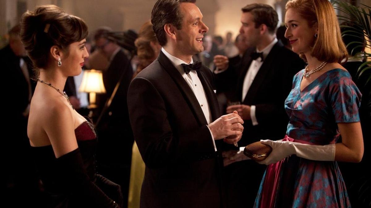 Lizzy Caplan, Michael Sheen y Caitlin Fitzgerald en la serie ‘Masters of Sex’, de Showtime.
