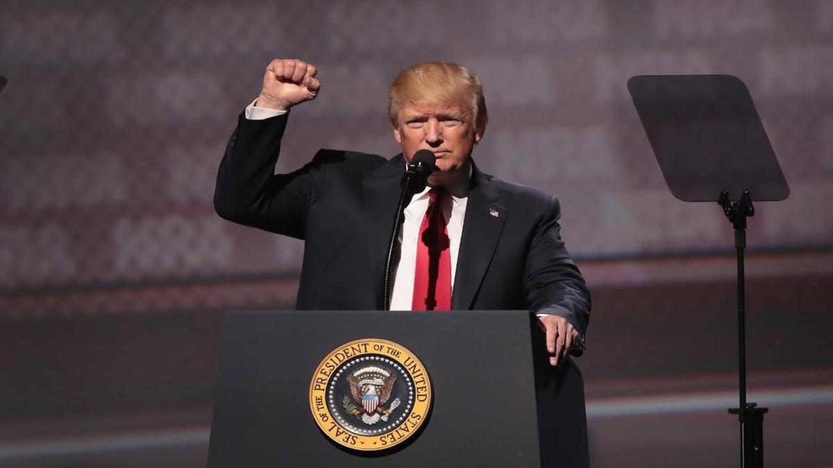 El presidente Donald Trump habla ante un foro de la Asociación Nacional del Rifle (NRA) el viernes 28 de abril en Atlanta.