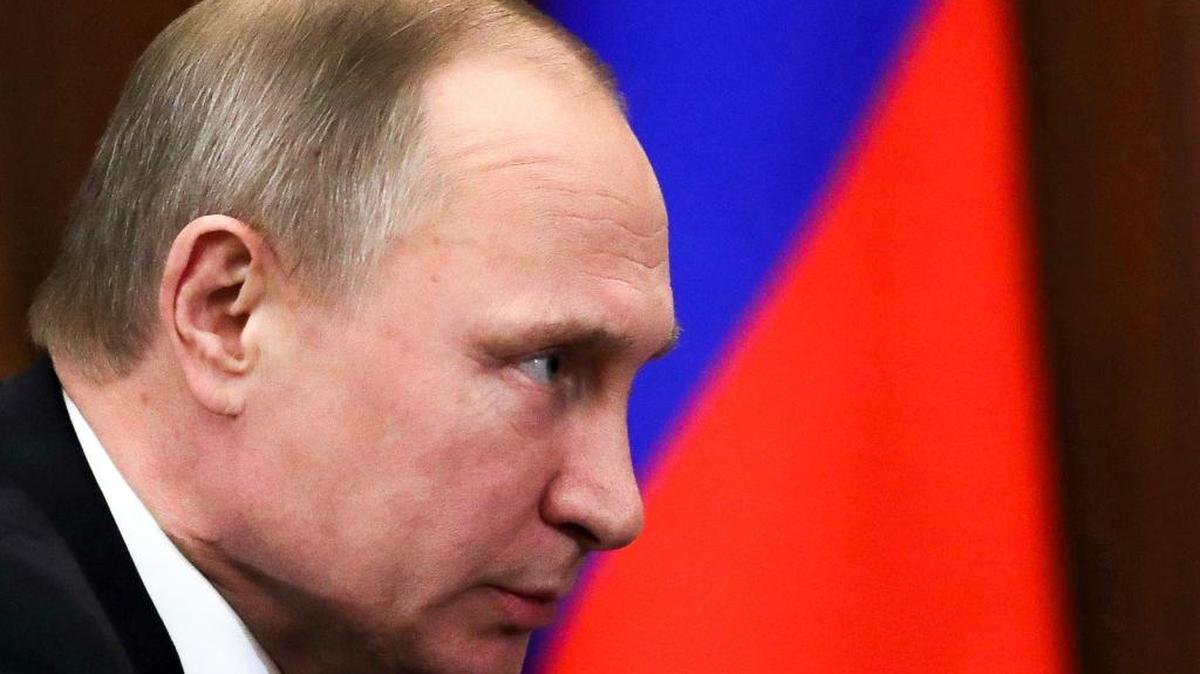 El presidente ruso Vladimir Putin en una reunión con su primer ministro adjunto Alexander Khloponin en el Kremlin, el 3 de marzo.