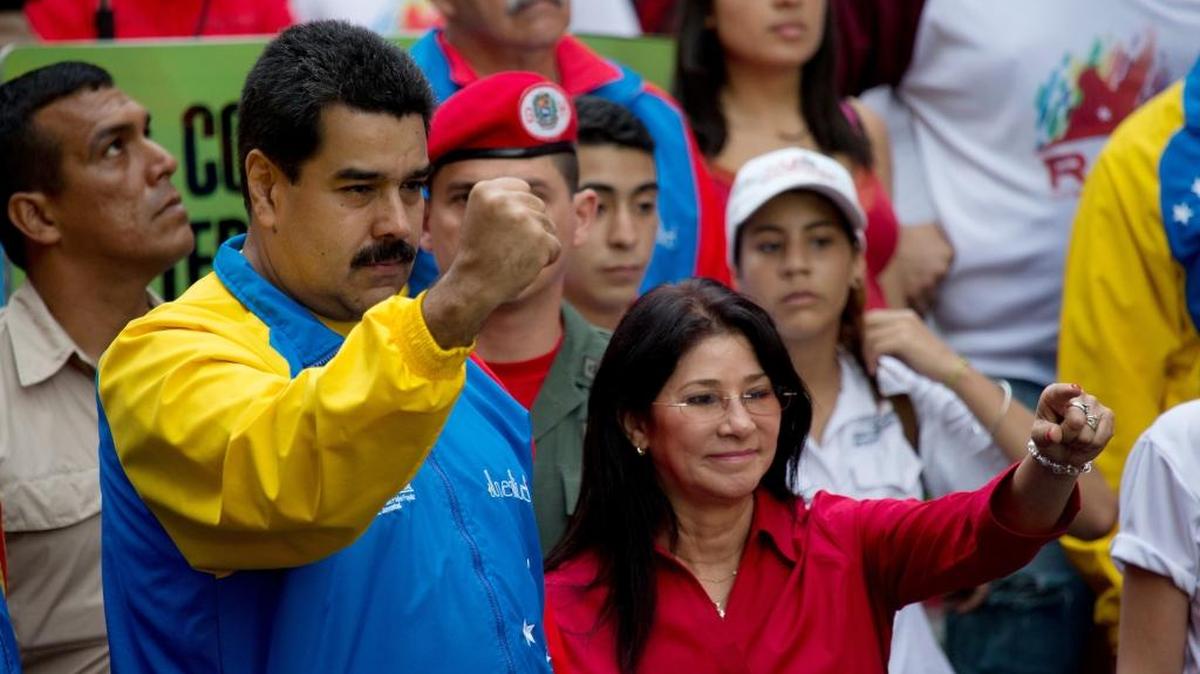 El presidente de Venezuela Nicolás Maduro con la primera dama Cilia Flores. Dos sobrinos de Flores fueron arrestados en Haití acusados de traficar 800 kilogramos de cocaína con destino a Estados Unidos.