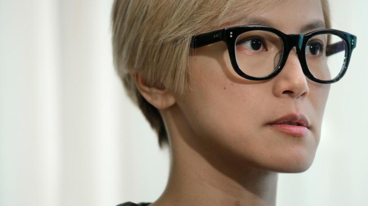 La cantante pop y activista prodemocracia cantonesa Denise Ho en entrevista en Hong Kong, el 8 de junio. Ho se refirió a la decisión de Lancome de cancelar un evento promocional donde ella actuaría.
