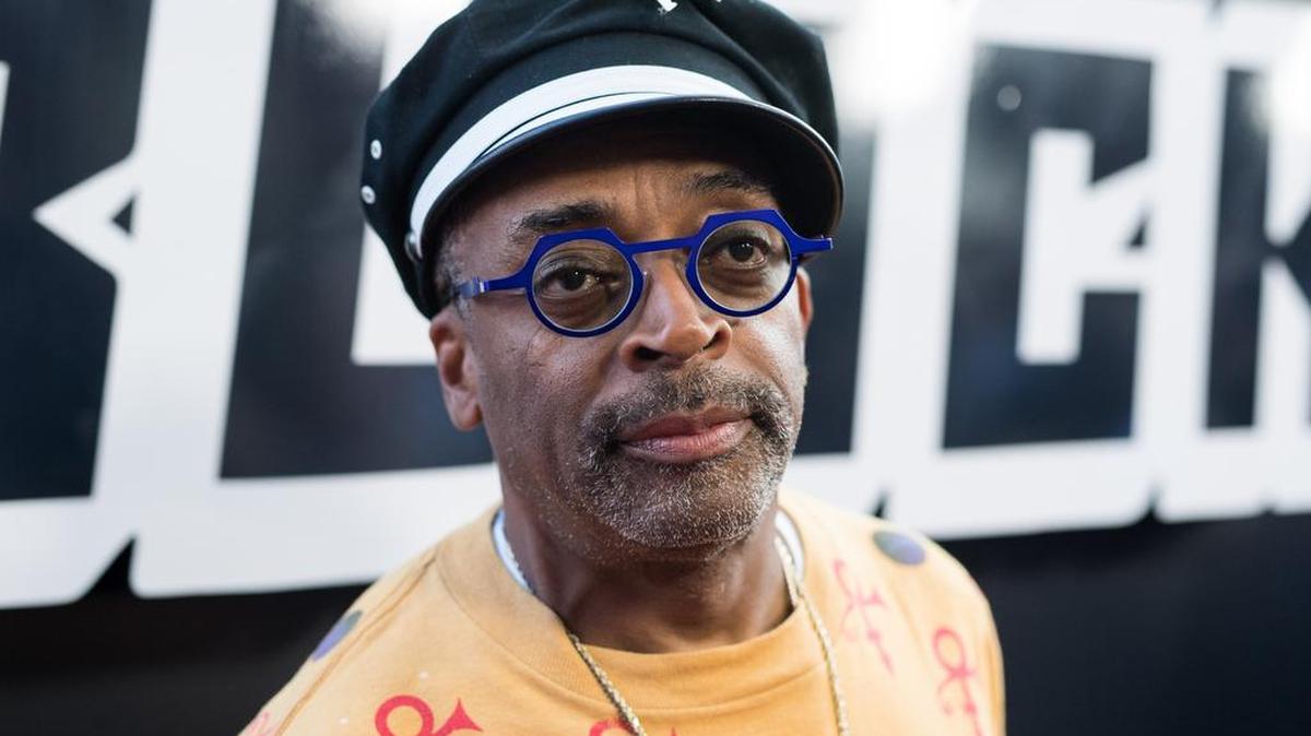 El cineasta Spike Lee asiste al estreno de su película ‘BlaKkKlansman’ en el auditorio Samuel Goldwyn de Beverly Hills, el 8 de agosto de 2018.