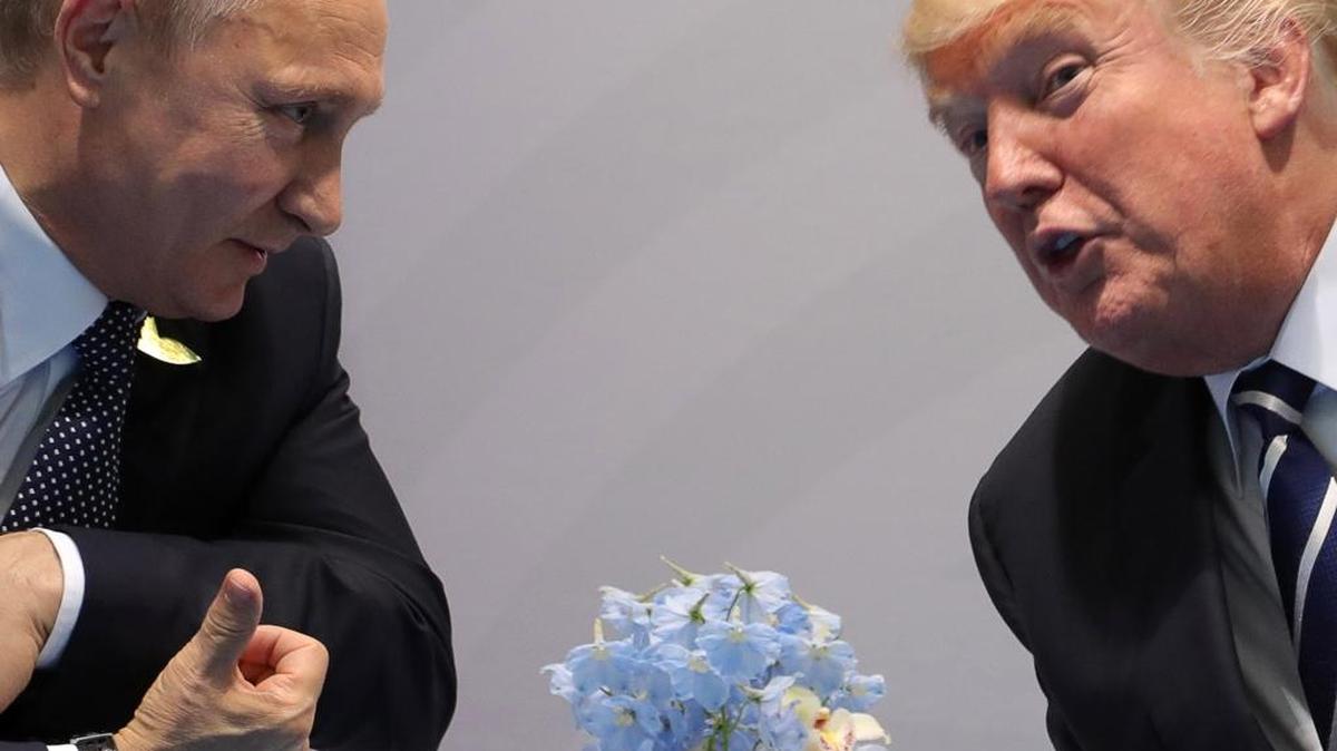El presidente ruso, Vladimir Putin, y el presidente norteamericano Donald Trump durante una reunión bilateral en la cumbre del G20 en Hamburgo, Alemania.