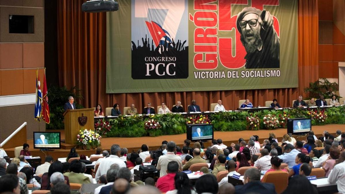 El gobernante Raúl Castro habla en VII Congreso del Partido Comunista de Cuba, el 19 de abril.