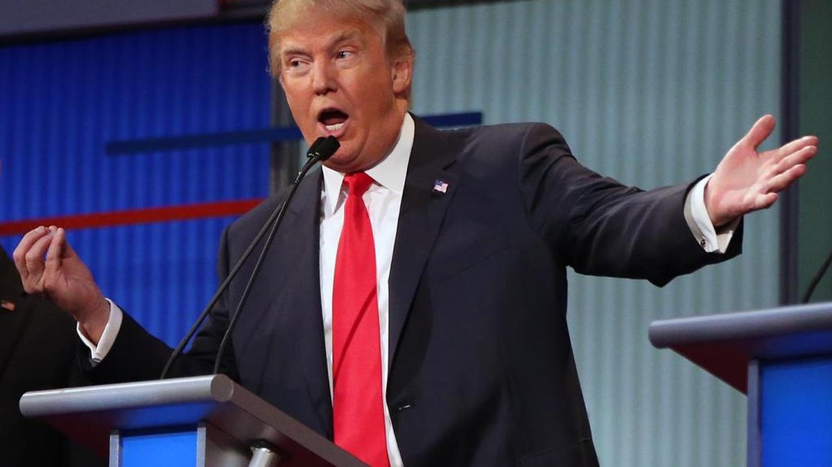 
El candidato presidencial Donald Trump responde una pregunta durante el primer debate de los aspirantes republicanos en el Quicken Loans Arena, en Cleveland, el 6 de agosto.
