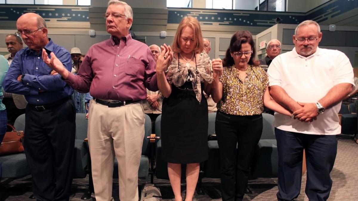 Familiares de pilotos que perecieron en derribo de las avionetas de Hermanos al Rescate, durante apertura de sesión ante la Comisión Internacional Fiscalizadora de Crímenes de Lesa Humanidad del Castrismo, el 15 de julio, en Miami.