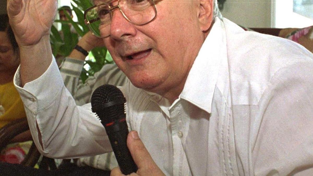 Armando Hart, que fue ministro de Cultura de Cuba, participa en un foro de sus pares de América Latina y el Caribe en Managua, en marzo de 1996.