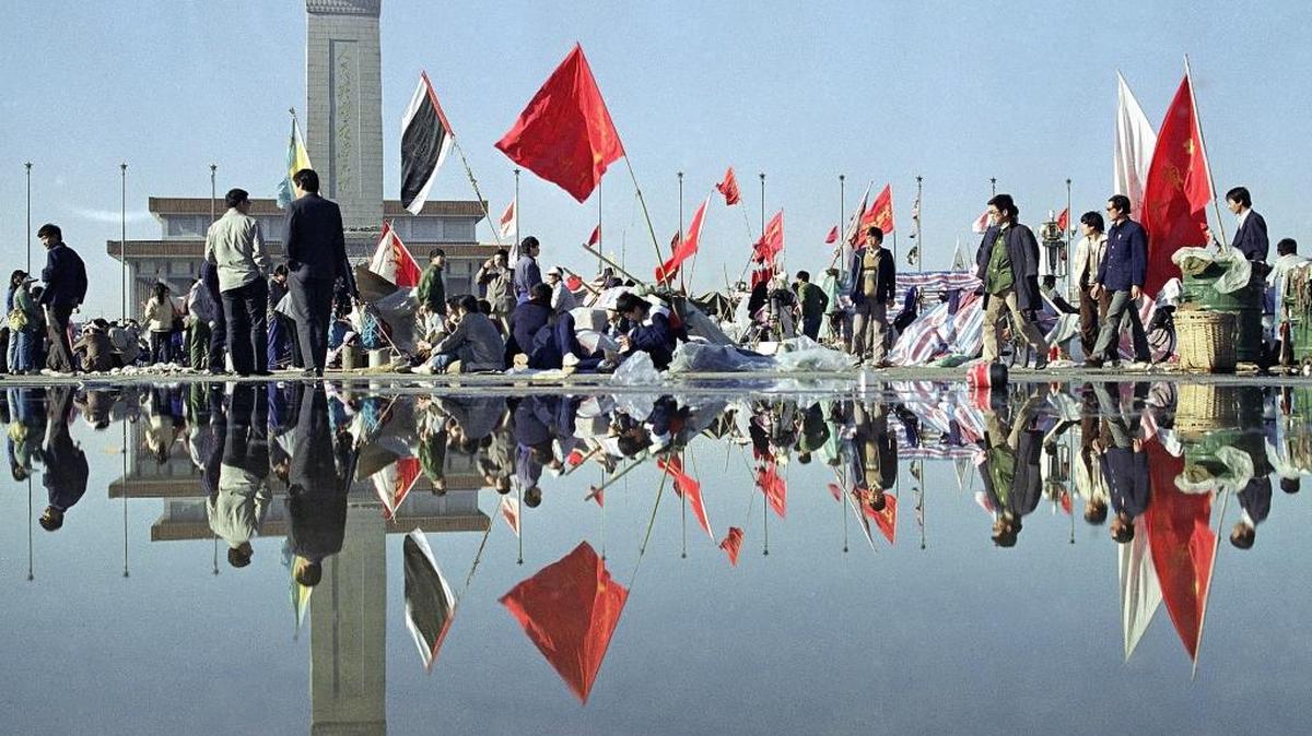 Los estudiantes chinos guiaron una protesta en pro de la democracia en la Plaza de Tiananmen, en Pekín, en 1989, que fue reprimida violentamente por el gobierno chino.