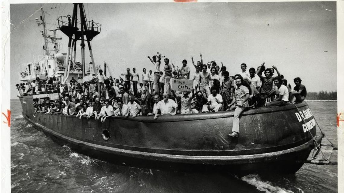 Las migraciones masivas del castrismo | Opinión