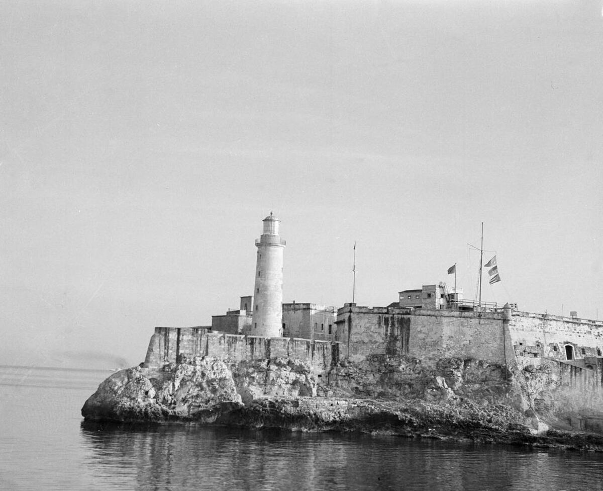 El Castillo del Morro, en La Habana, durante un amanecer el 12 de marzo de 1940.