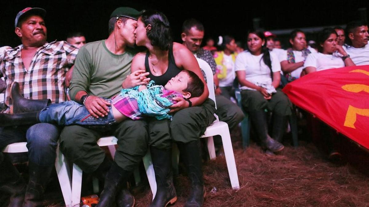 Guerrilleros de las FARC en la Décima Conferencia de la Guerrilla en Llanos de Yari, el 22 de septiembre.