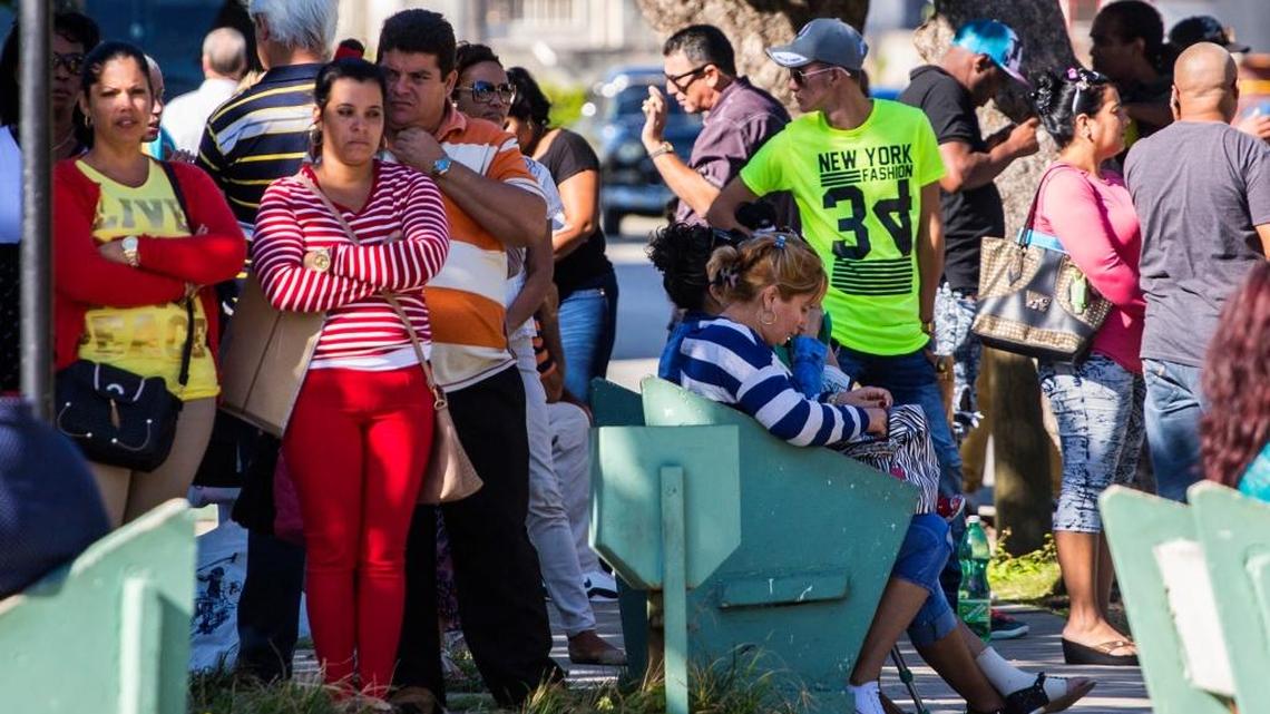 Muchos cubanos están pendientes de la nueva política que asuma el presidente Donald Trump hacia Cuba.
