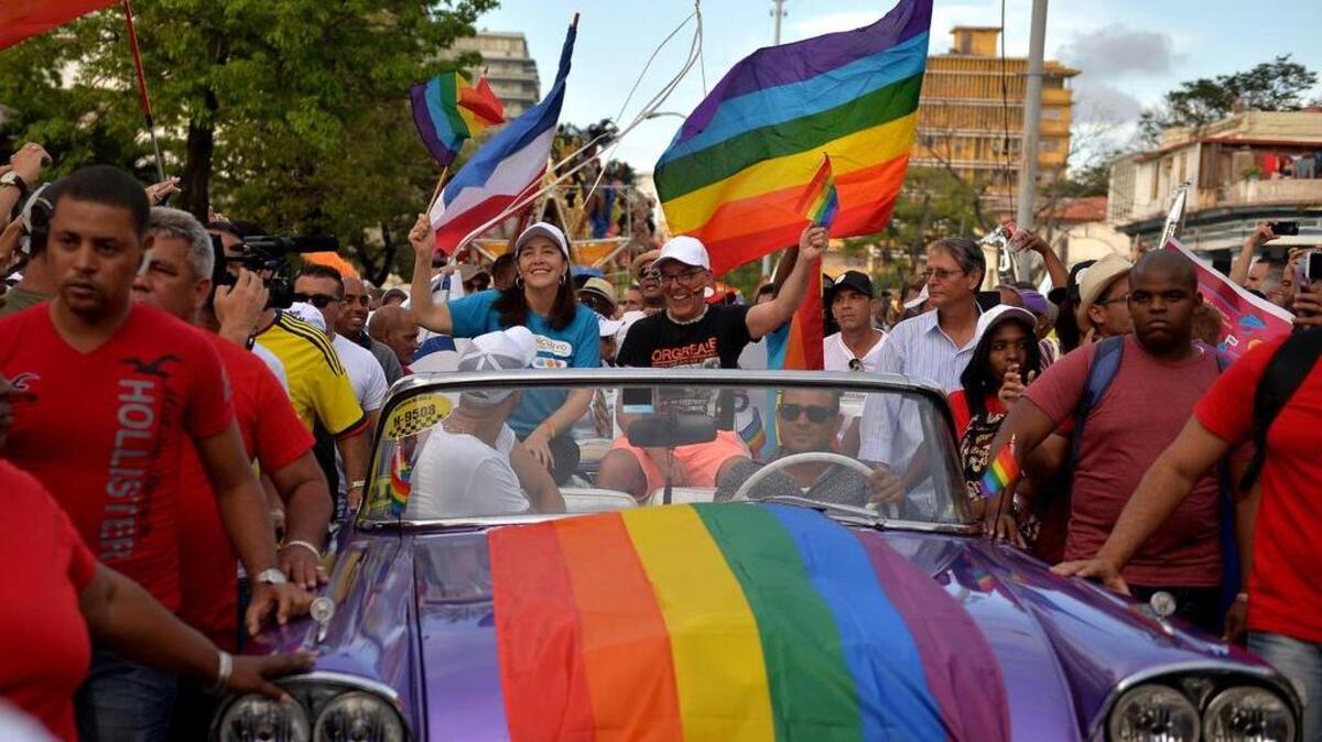 Mariela Castro, hija del ex gobernante Raúl Castro, encabeza un desfile por el orgullo gay, el 12 de mayo de 2018 en La Habana.