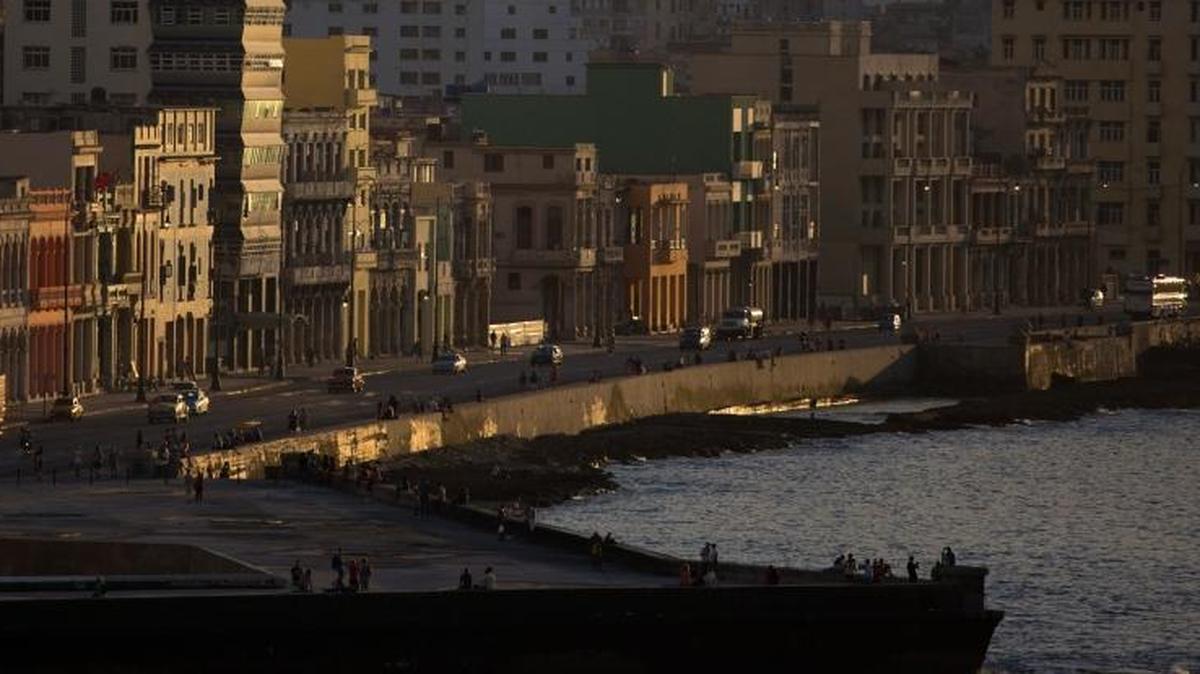 El malecón habanero en febrero del 2016. La población muestra entusiasmo por la visita del presidente Barack Obama a Cuba, afirma Yoani Sánchez. El mensaje durante la visita del mandatario puede llegar fuerte y claro.