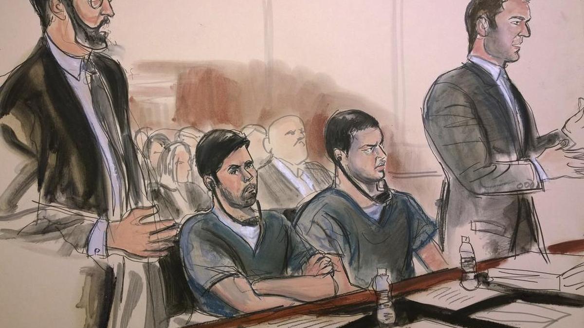 En esta ilustración, los acusados Efraín Antonio Campo Flores (centro izq.) y Francisco Flores de Freitas (centro der.), sobrinos de la primera dama de Venezuela, Cilia Flores, asisten a la audiencia de sus sentencias en el tribunal federal de Nueva York.